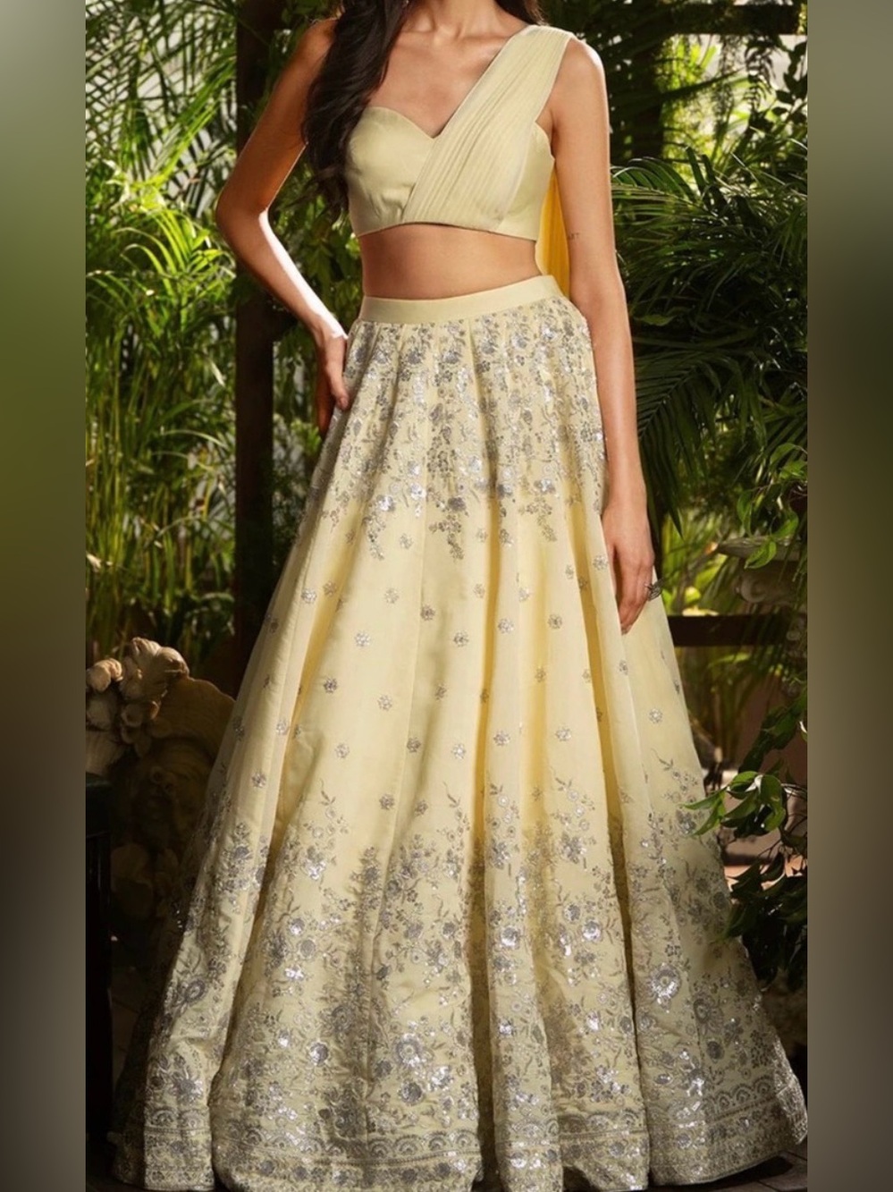 Lashkaraa Traditional Lehenga Pale Yellow Strapless Top Embellished Full Skirt M